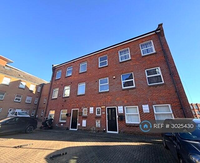Studio To Rent In Saxon Court, Northampton, NN1