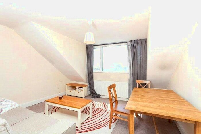 1 Bedroom Flat To Rent In Pemberton Gardens, London, N19