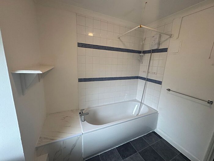 1 Bedroom Flat To Rent In Office Street, Tai Cwm Office Street, CF39