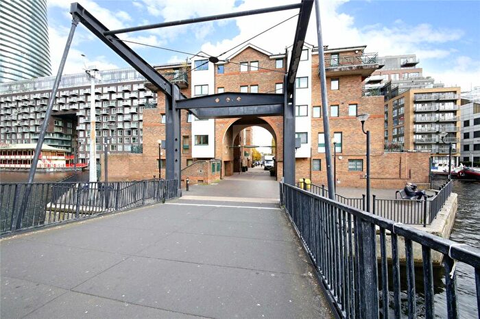2 Bedroom Flat To Rent In Pepper Street, Isle Of Dogs, London, E14