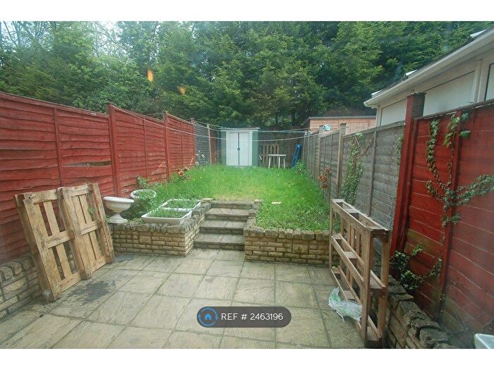 2 Bedroom Terraced House To Rent In Barton Close, London, NW4