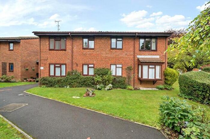 1 Bedroom Retirement Property For Sale In Tarragon Drive, Guildford, GU2