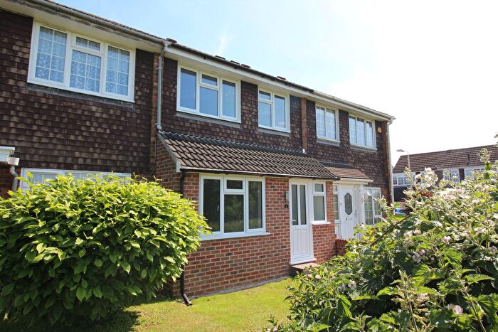 3 Bedroom Terraced House For Sale In Bulmer Walk, Rainham, RM13