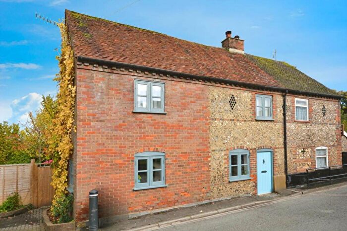 3 Bedroom House For Sale In Bois Moor Road, Chesham, HP5