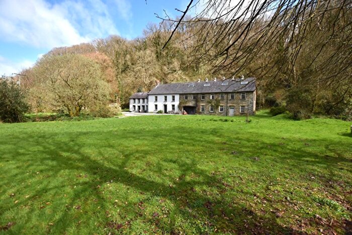 5 Bedroom Detached House For Sale In Velindre, Llandysul, Carmarthenshire, SA44