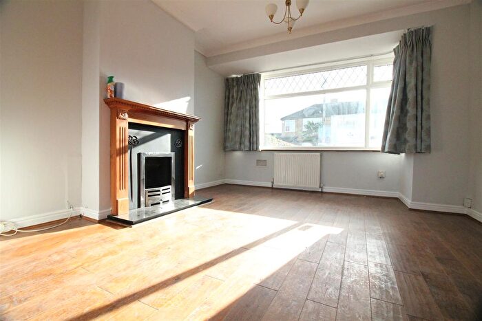 3 Bedroom Terraced House To Rent In Oakleigh Road, Uxbridge, UB10