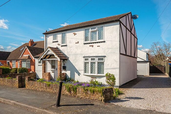 3 Bedroom Detached House For Sale In Cambridge Road, Ashford, TW15