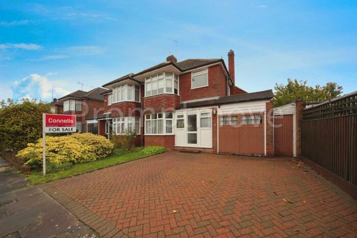 3 Bedroom Property To Rent In Egdon Drive, Luton, LU2