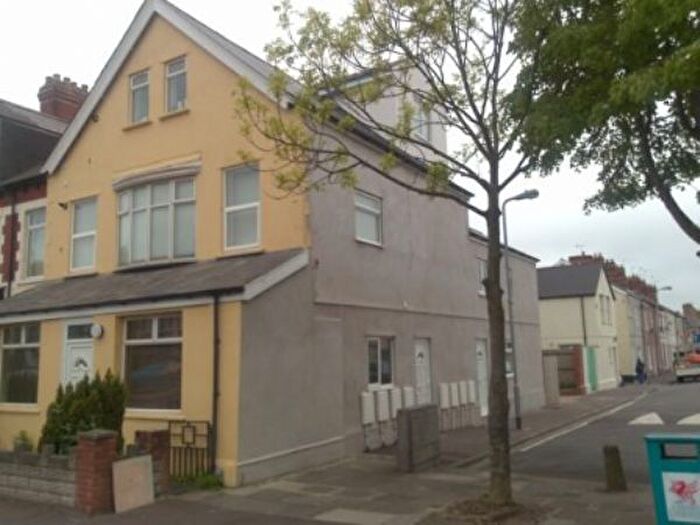 2 Bedroom End Of Terrace House To Rent In Clive Street, Grangetown, Cardiff, CF11