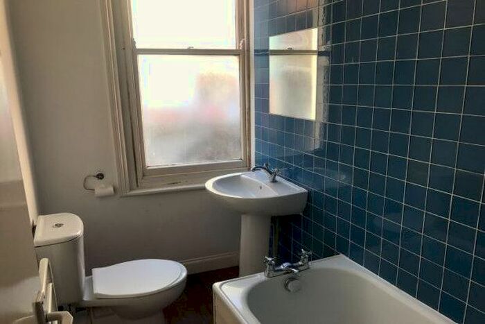 1 Bedroom Flat To Rent In Bond Street, Weymouth, DT4