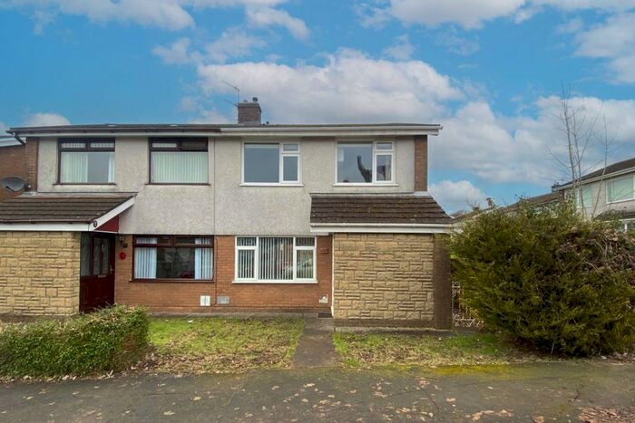 3 Bedroom Property To Rent In Vale View Road, Woodfieldside, Blackwood, NP12
