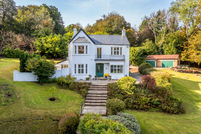 5 Bedroom Detached House For Sale In Lunghurst Road, Woldingham, CR3