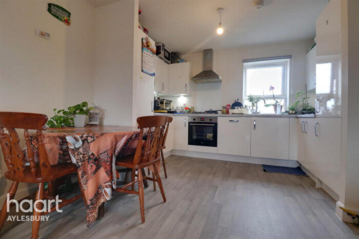 2 Bedroom Apartment To Rent In Bellingham Way, Aylesbury, HP22