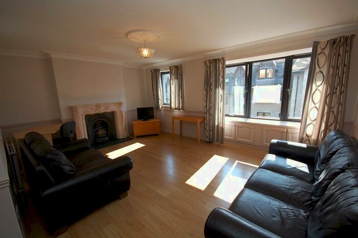 2 Bedroom Flat To Rent In Albert Den, Rosemount, City Centre, Aberdeen, AB25
