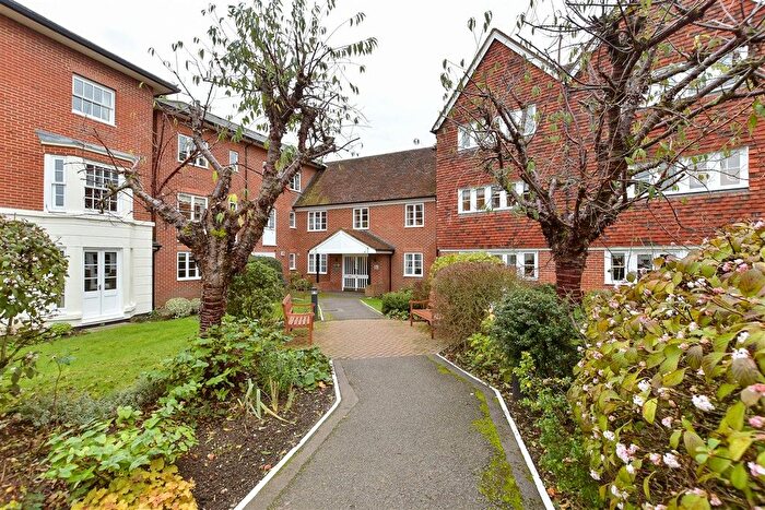 1 Bedroom Flat For Sale In Station Road West, Canterbury, Kent, CT2