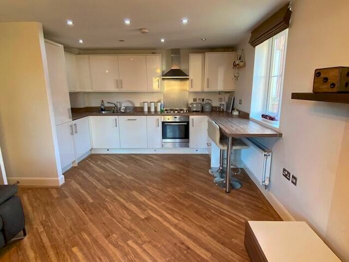 2 Bedroom Apartment To Rent In Derwent Drive, Lakeside, DN4