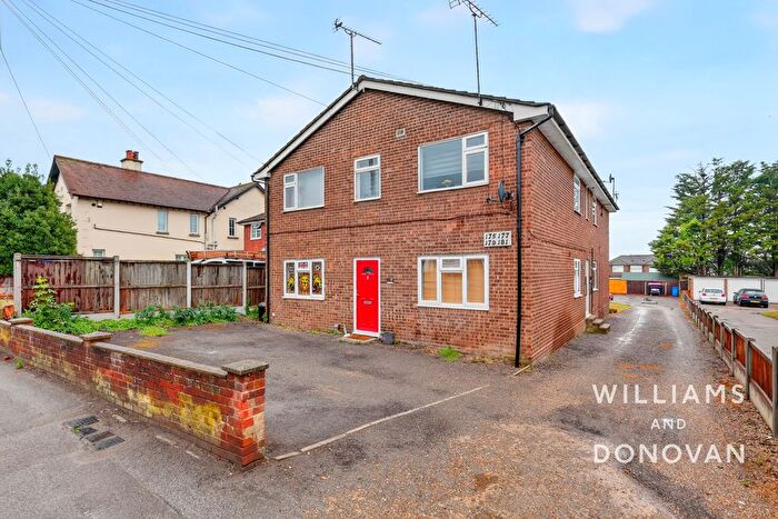 2 Bedroom Maisonette For Sale In High Road, South Benfleet, SS7