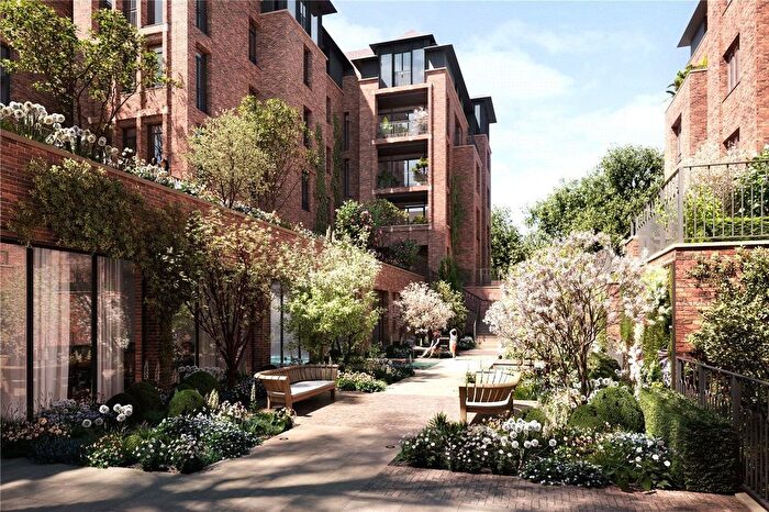 3 Bedroom Flat For Sale In Bishops Avenue Gardens, London, N2