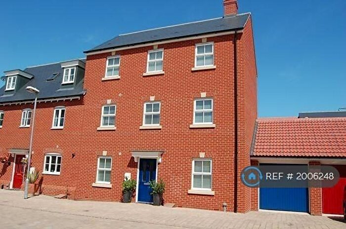 5 Bedroom Semi-Detached House To Rent In James Gore Drive, Colchester, CO2