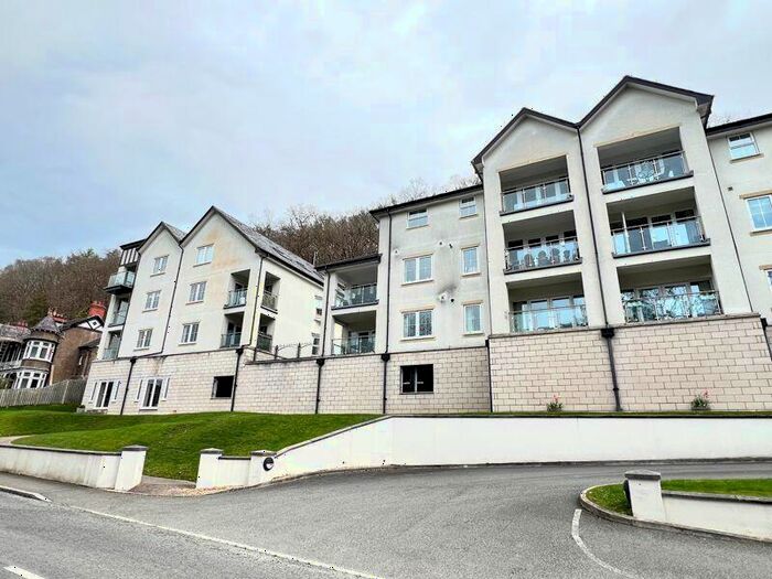 3 Bedroom Flat For Sale In Abbey Road, Llangollen, LL20