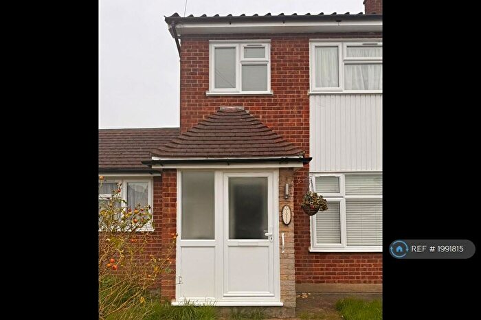 5 Bedroom End Of Terrace House To Rent In Roding Way, Rainham, RM13