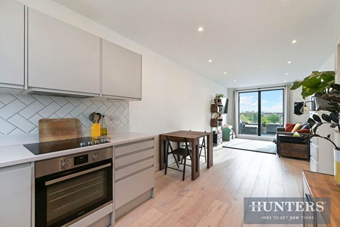 1 Bedroom Flat For Sale In St. Johns Road, Isleworth, TW7