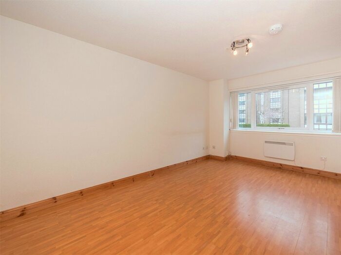 1 Bedroom Flat To Rent In Allanfield, Edinburgh, Midlothian, EH7