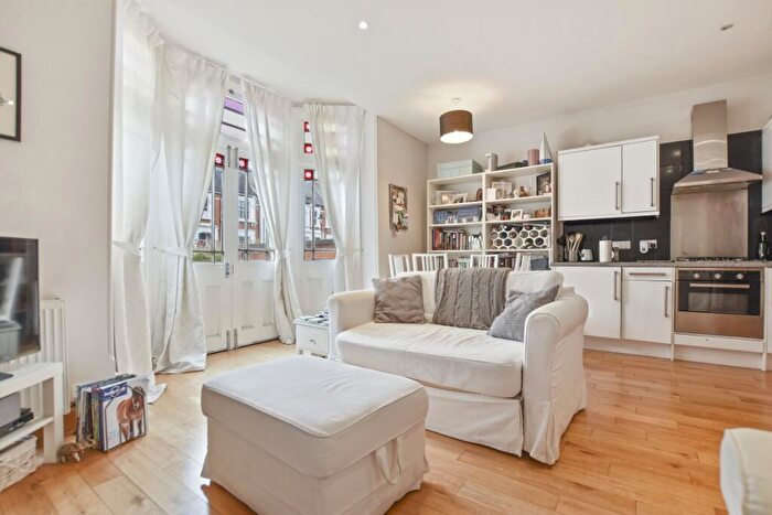 1 Bedroom Flat To Rent In Hillfield Road London, NW6
