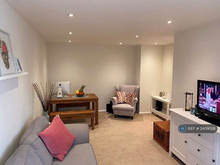 1 Bedroom Flat To Rent In Boundary Road, St. Albans, AL1