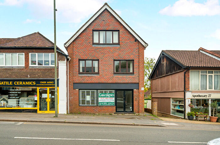 2 Bedroom Flat For Sale In Wey Hill, Haslemere, Surrey, GU27