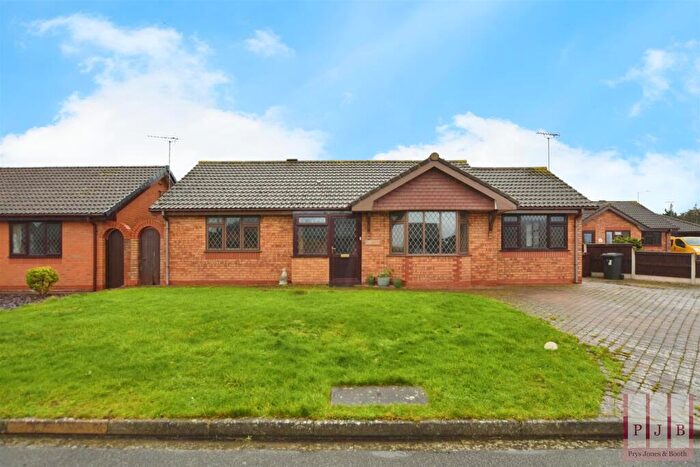 3 Bedroom Detached Bungalow For Sale In Maes Tudno, Abergele, LL22