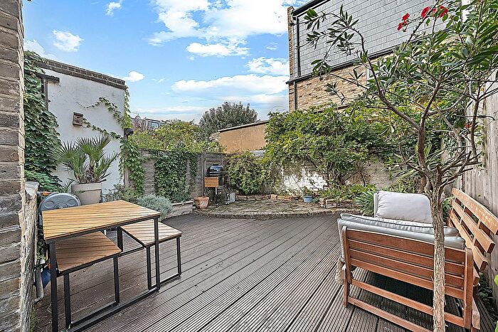 5 Bedroom Terraced House For Sale In Hollar Road, London, N16