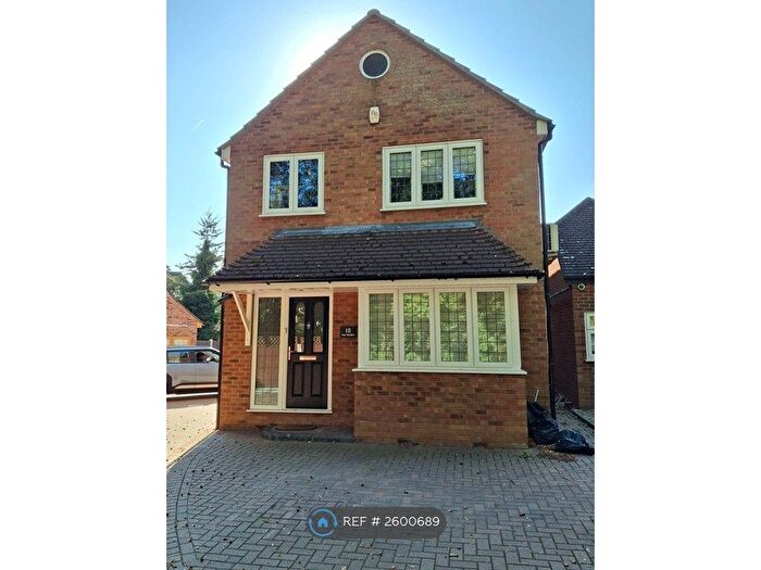 4 Bedroom Detached House To Rent In Ives Gardens, London, RM1