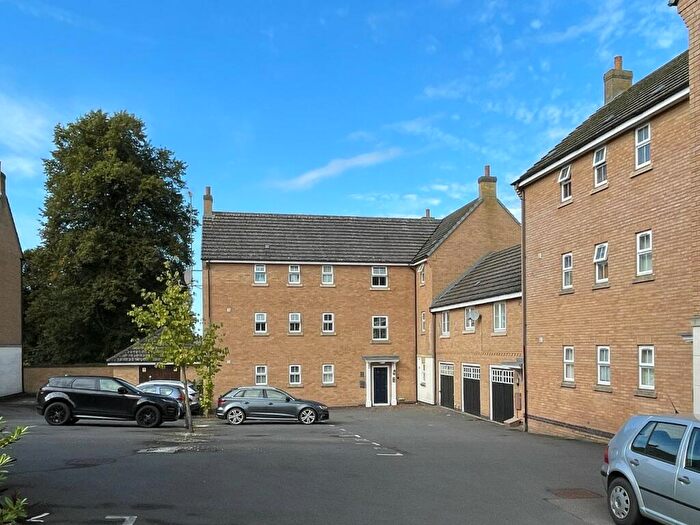 2 Bedroom Apartment To Rent In Malsbury Avenue, Leicester, LE7