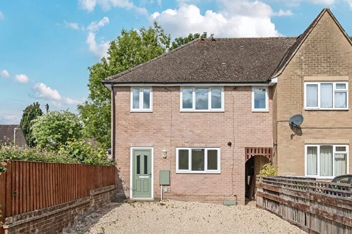 4 Bedroom End Of Terrace House For Sale In Bourton-On-The-Water, Gloucestershire, GL54