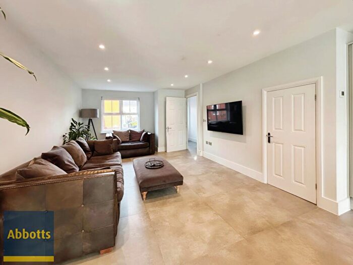 4 Bedroom Town House To Rent In Norton Place, Ramsden Heath, CM11