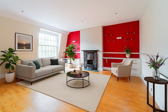 2 Bedroom Flat To Rent In Frognal, Hampstead, London, NW3