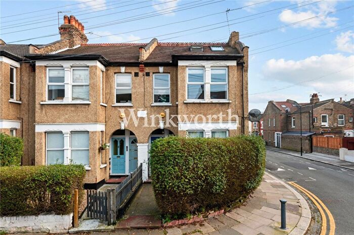 3 Bedroom Flat For Sale In Abbotsford Avenue, London, N15