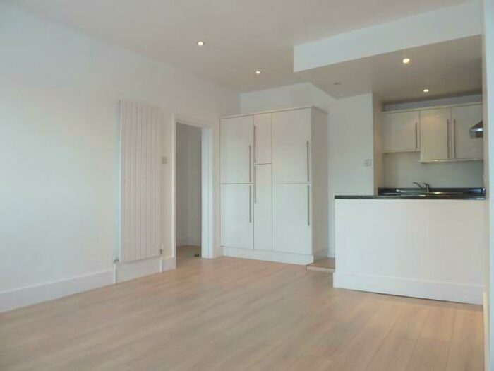 1 Bedroom Apartment To Rent In Belsize Avenue, Belsize Park, NW3