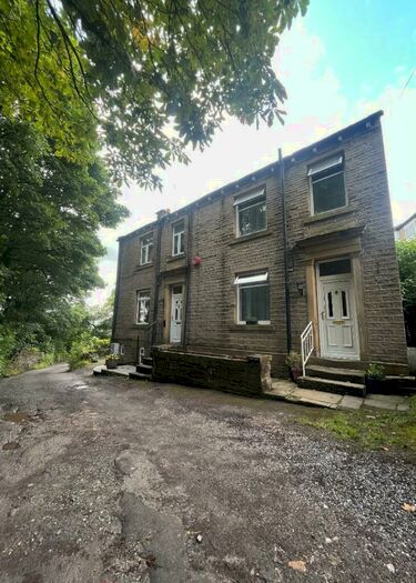 2 Bedroom Semi-Detached House To Rent In Upper Hirst, Outlane, Huddersfield, HD3