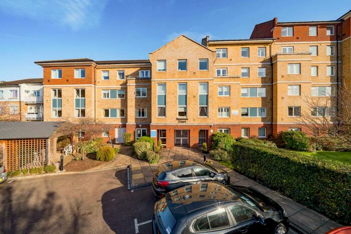 2 Bedroom Flat To Rent In North Street, Bromley, BR1