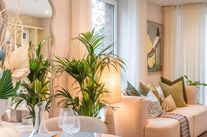 2 Bedroom Flat For Sale In Grand Union, Alperton, HA0