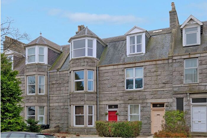 2 Bedroom Flat To Rent In Forest Avenue, Aberdeen, AB15