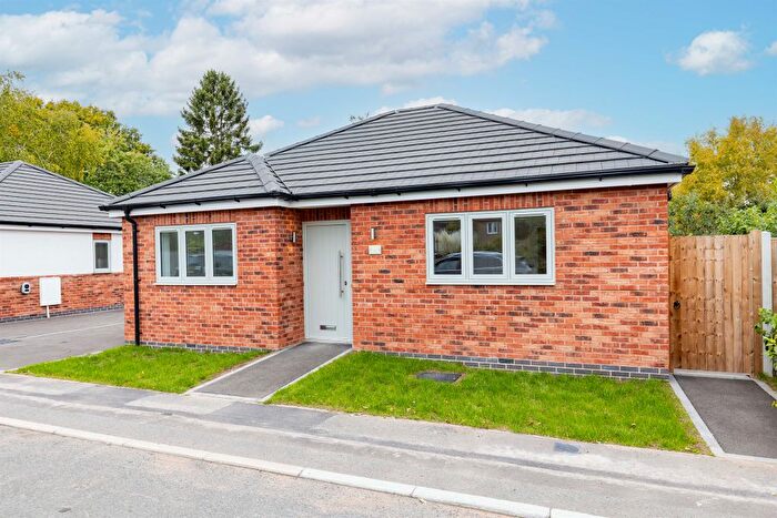 3 Bedroom Detached Bungalow For Sale In Edmondson Close, Dunchurch, Rugby, CV22