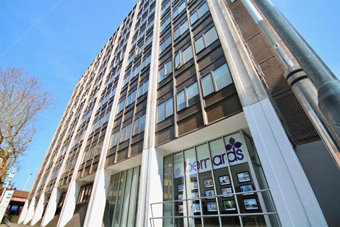 2 Bedroom Flat To Rent In Enterprise House, Isambard Brunel Road, PO1