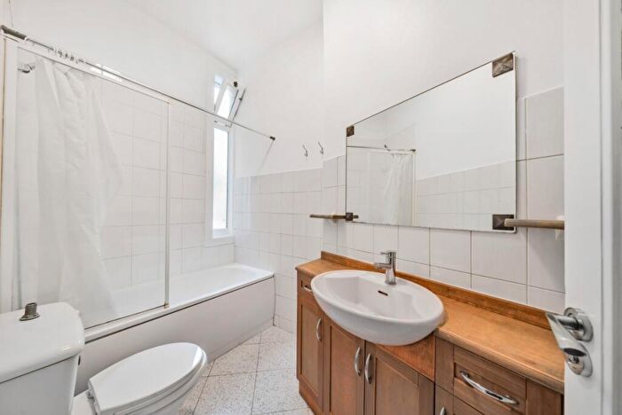 2 Bedroom Apartment To Rent In West End Lane London, NW6