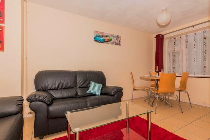 4 Bedroom Property To Rent In Tenterden Drive, Canterbury, CT2