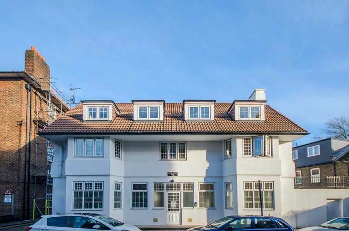 2 Bedroom Flat To Rent In Green Hundred Road, Peckham, SE15