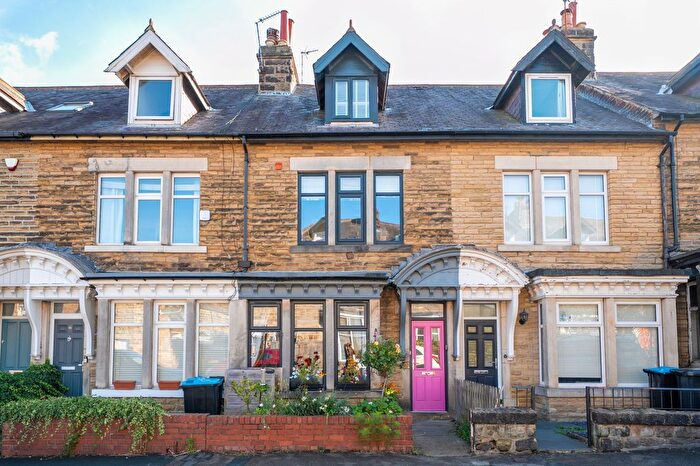 4 Bedroom Terraced House For Sale In Grange Avenue, Harrogate, HG1