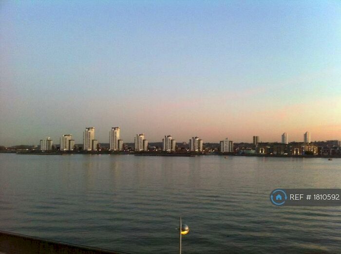 3 Bedroom Flat To Rent In Lowestoft Mews, London, E16